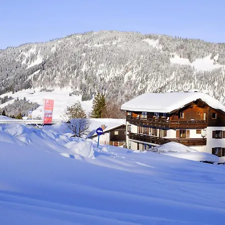 Casa de hóspedes Alpe 3*